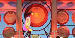 jens zygar, pergamon altar, berlin, gong, gongs, gong meditation
